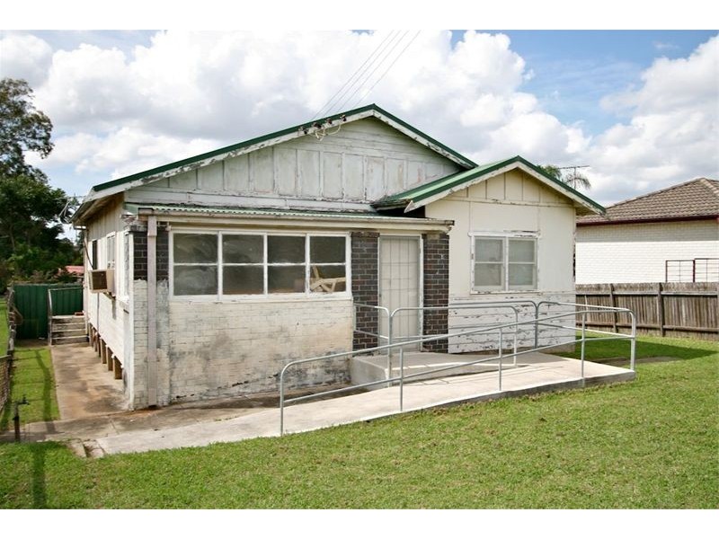 33 Targo Road, Pendle Hill NSW 2145