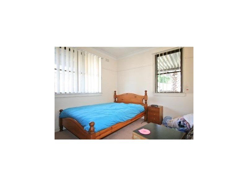 129 Fitzwilliam Road, Toongabbie NSW 2146