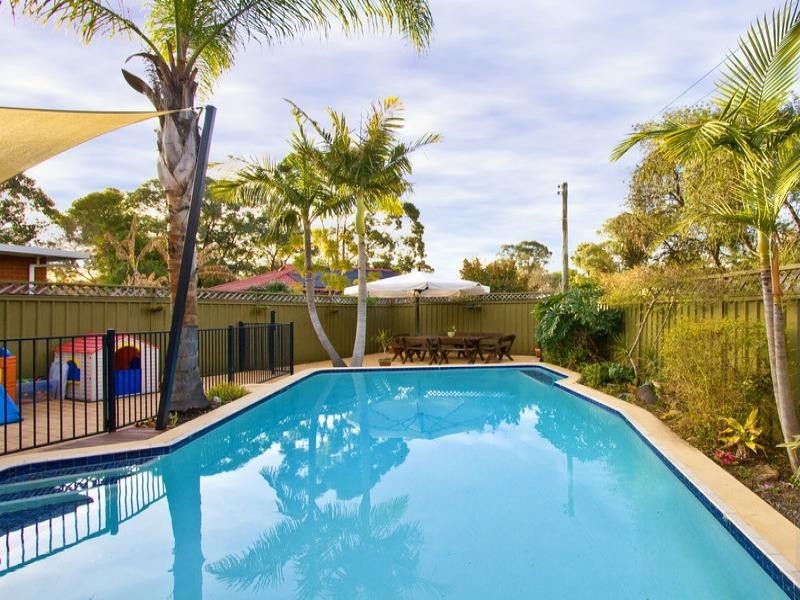 18 Piquet Crescent, Toongabbie NSW 2146