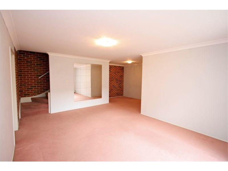 2/11 Page Street, Wentworthville NSW 2145