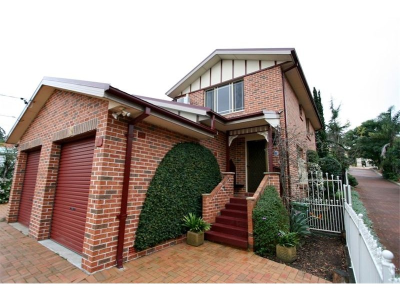 2/11 Page Street, Wentworthville NSW 2145