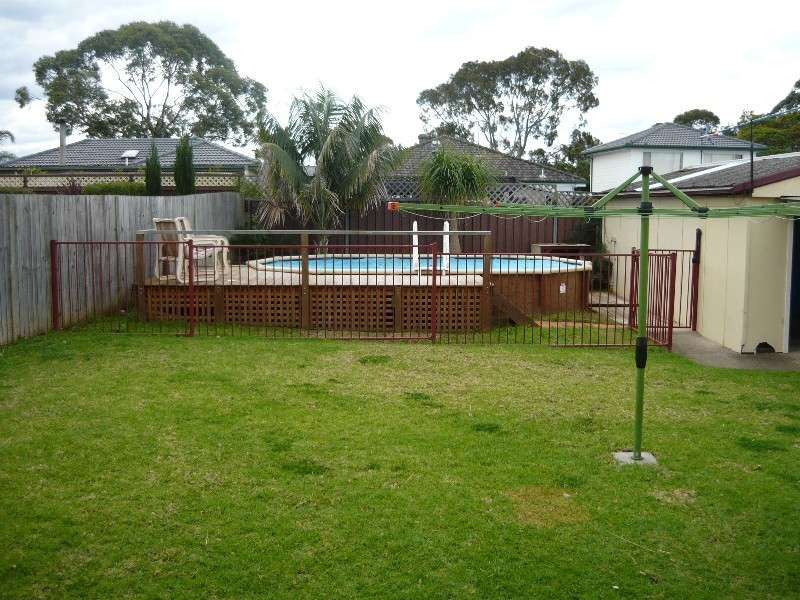 42 Fitzwilliam Road, Toongabbie NSW 2146