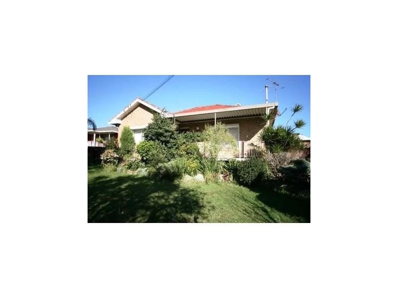 10  Oakwood Road, Toongabbie NSW 2146