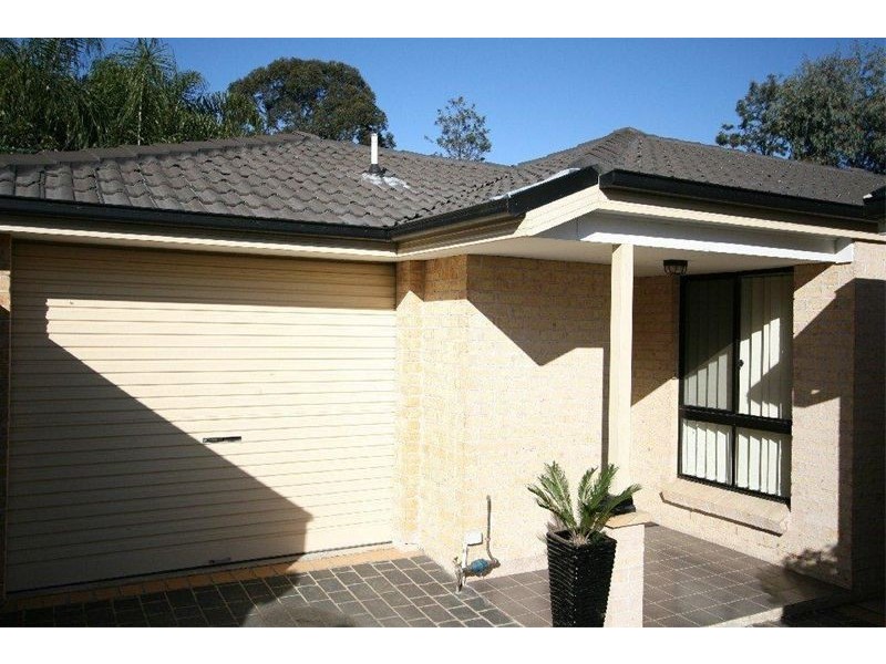 6/24  Tungarra Road, Girraween NSW 2145