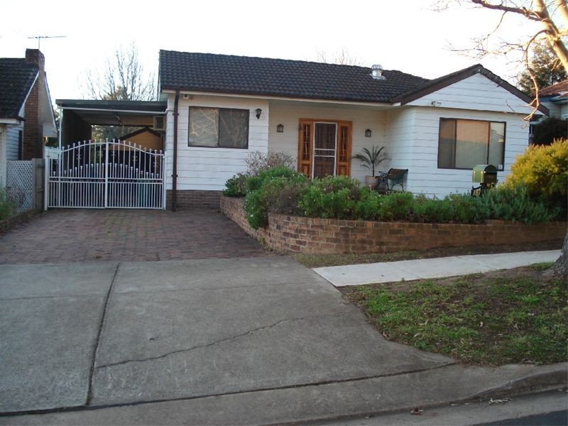 11  Burrabogee Road, Pendle Hill NSW 2145