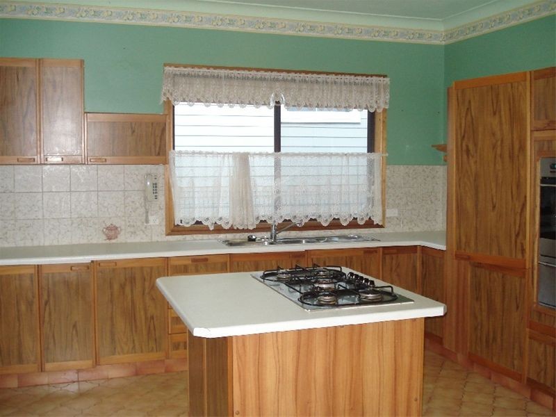 11  Burrabogee Road, Pendle Hill NSW 2145