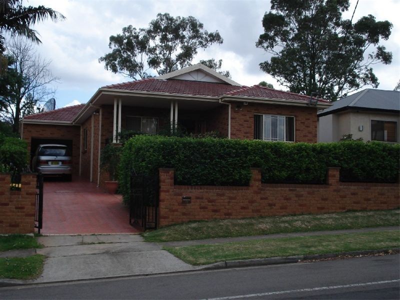 5  Fullagar Rd, Wentworthville NSW 2145