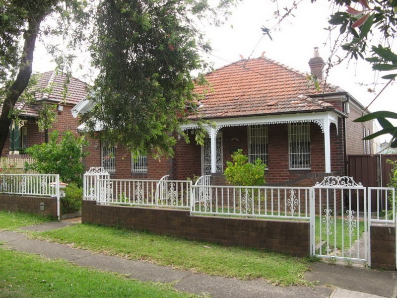 21 Waratah Street, Canterbury NSW 2193