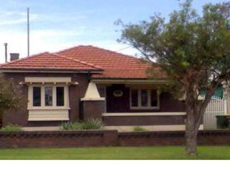 2 WADE ST, Campsie NSW 2194