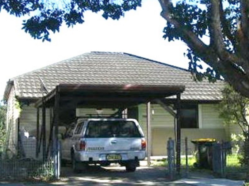 10 SIXTH AVE, Campsie NSW 2194