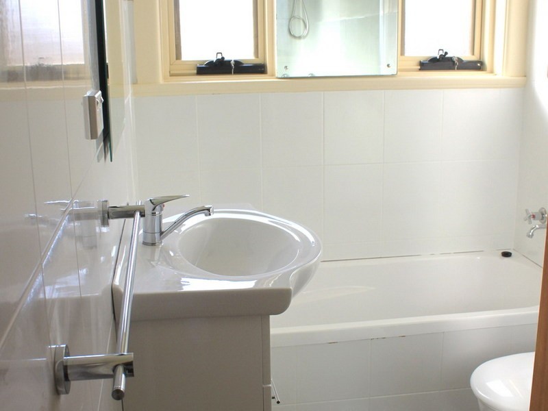 1 Lima St, Greenacre NSW 2190