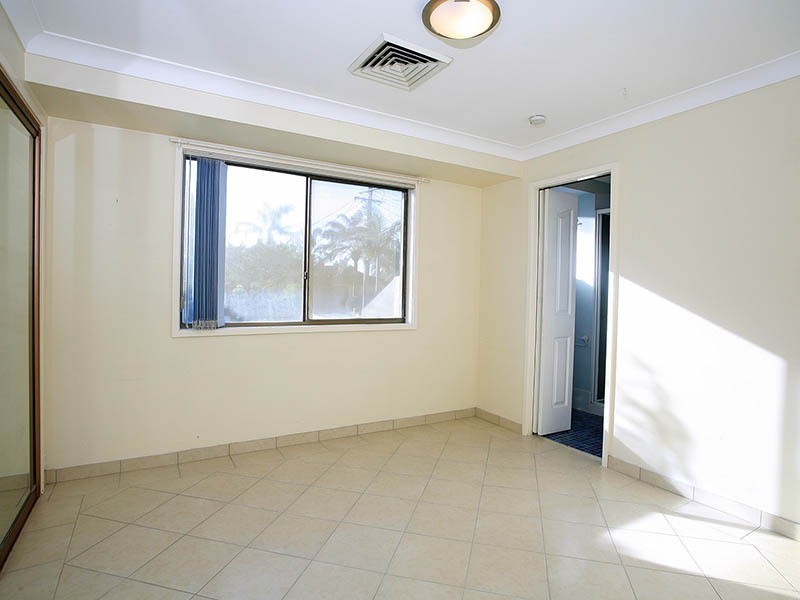 1 Jade Court, Georges Hall NSW 2198