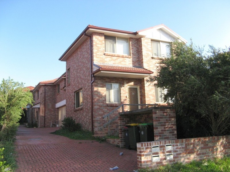 2/56 Mckern St, Campsie NSW 2194