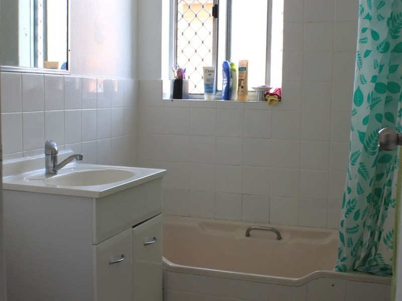 30 South Parade, Campsie NSW 2194