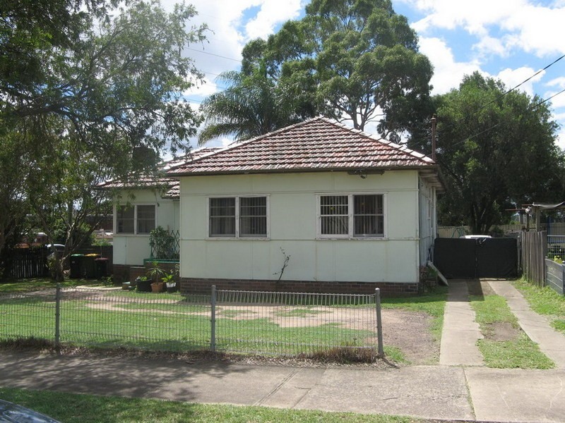 46 Lawford St, Greenacre NSW 2190