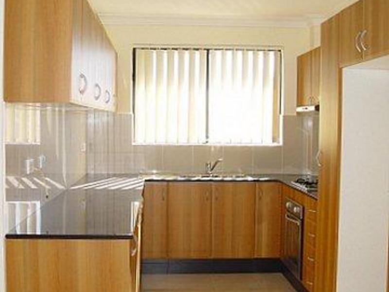 2/14 WHITE AVE, Bankstown NSW 2200