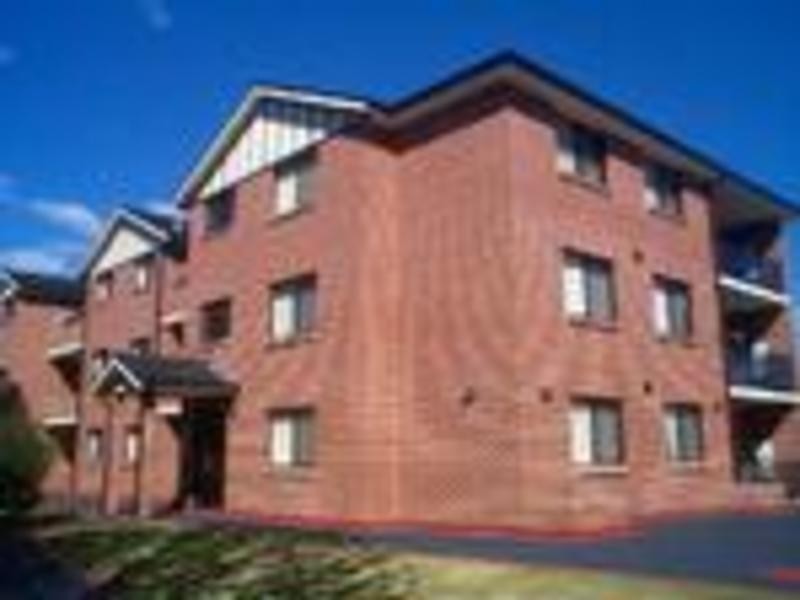 2/14 WHITE AVE, Bankstown NSW 2200