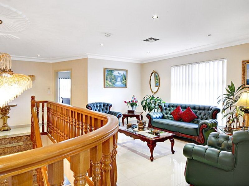 38 Valencia St, Greenacre NSW 2190