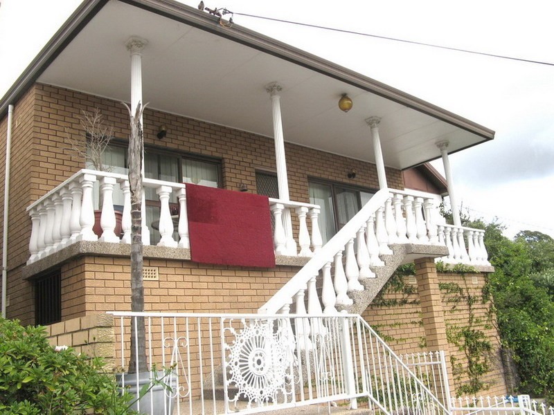 48 undercliffe rd, Earlwood NSW 2206