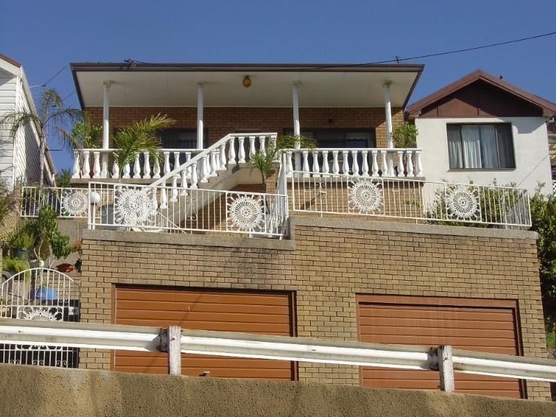 48 undercliffe rd, Earlwood NSW 2206