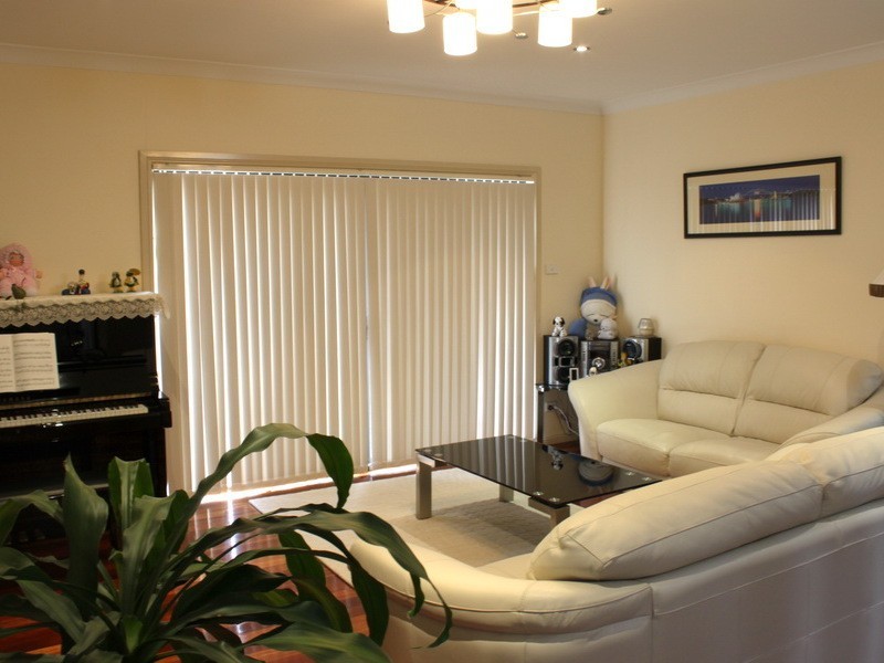 2B Hymen St, Peakhurst NSW 2210