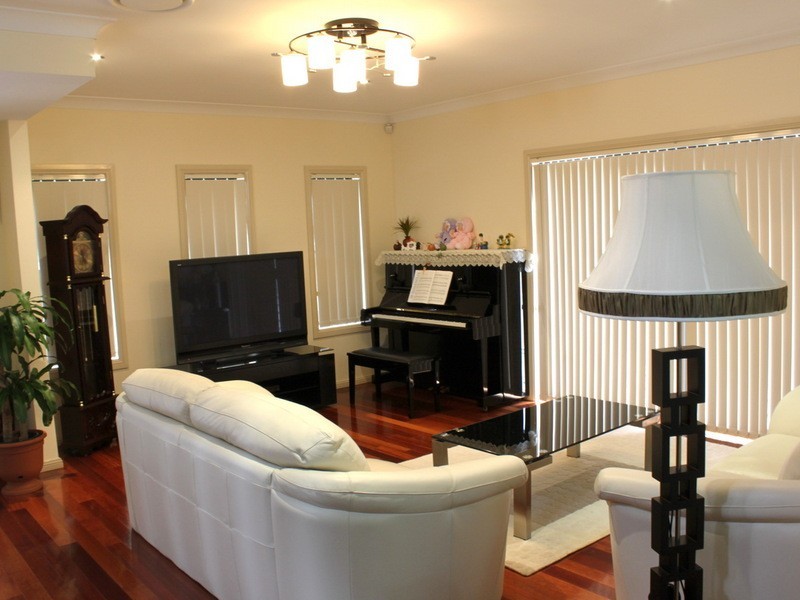 2B Hymen St, Peakhurst NSW 2210