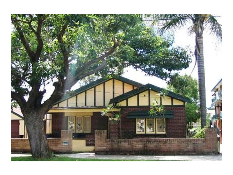 8 Renown Ave, Wiley Park NSW 2195