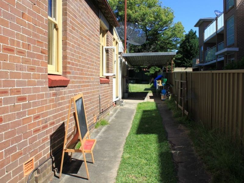 84 Ninth Ave, Campsie NSW 2194