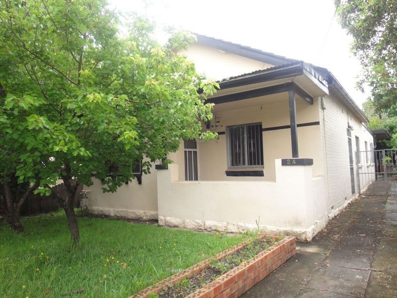 24  SEVENTH AVE, Campsie NSW 2194