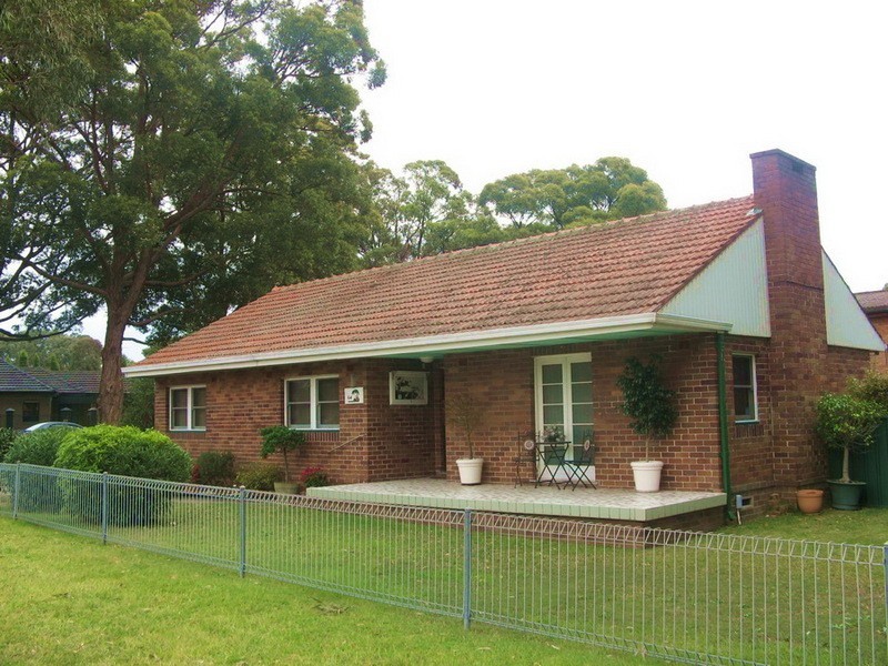 64 Tallawalla St, Beverly Hills NSW 2209