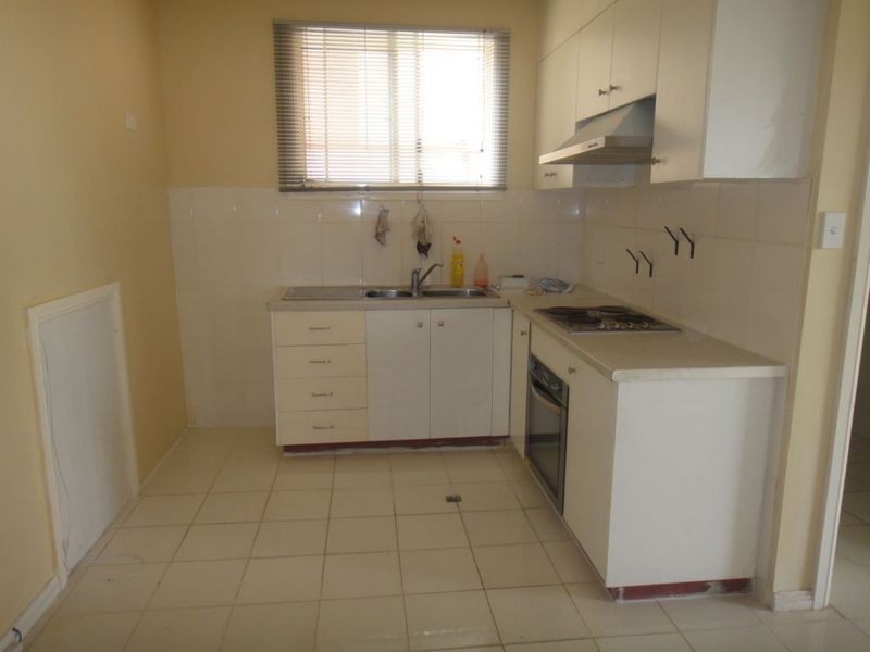 2/33 Loch Street, Campsie NSW 2194