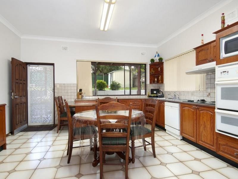 39 Hocking Ave, Earlwood NSW 2206
