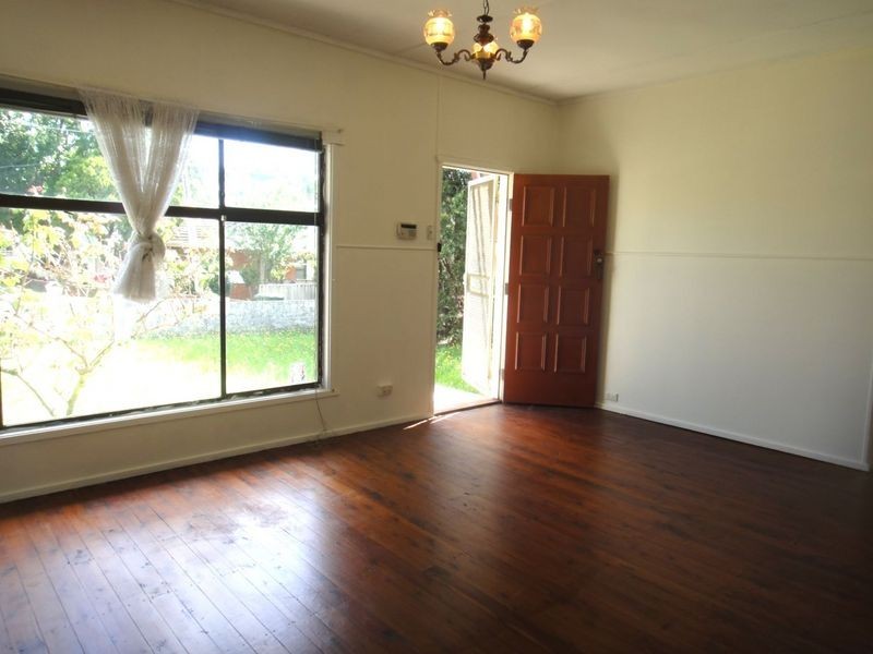 9 Glenore Rd, Canterbury NSW 2193