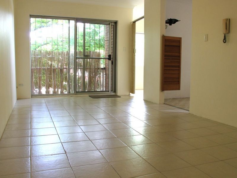 31 Sixth Ave, Campsie NSW 2194