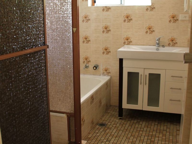 31 Sixth Ave, Campsie NSW 2194