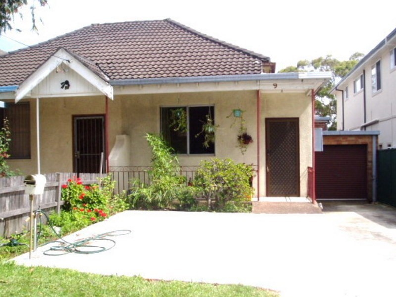 9 Wilson Ave, Belmore NSW 2192