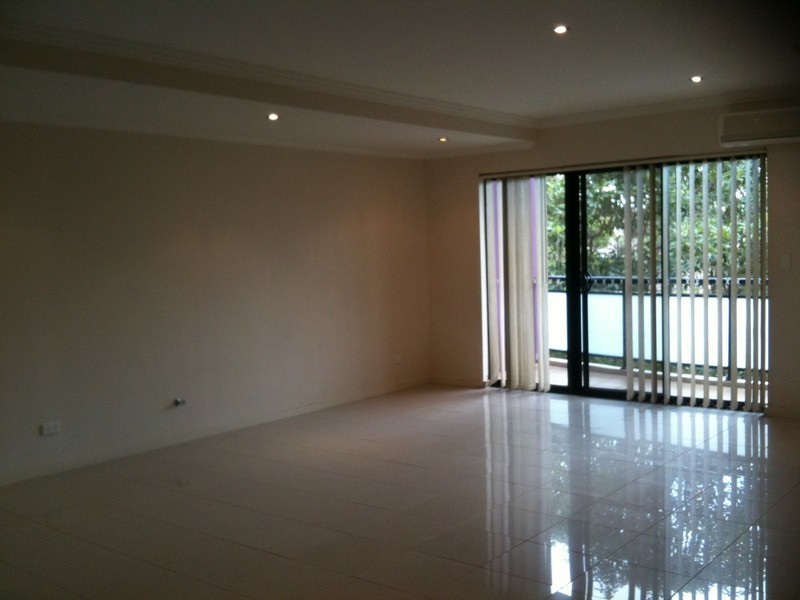 8 Eighth Ave, Campsie NSW 2194