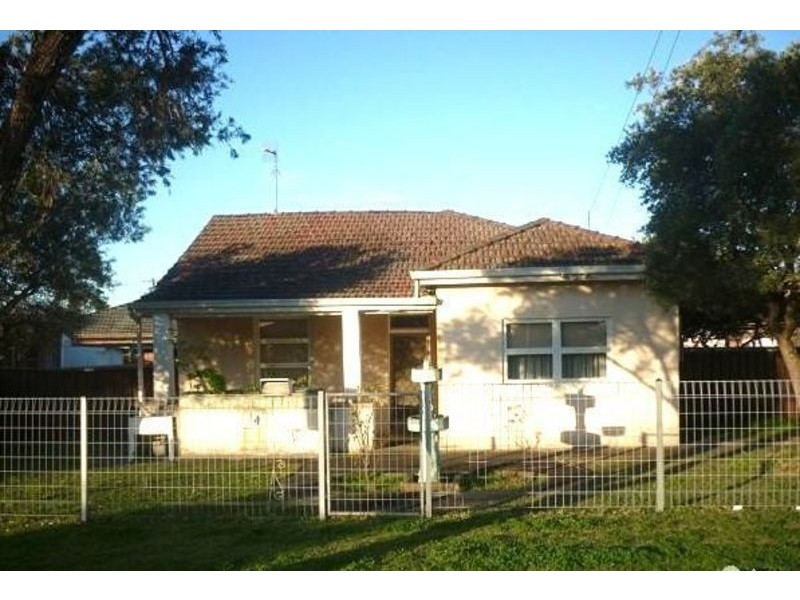 4 Hercules Street, Fairfield East NSW 2165