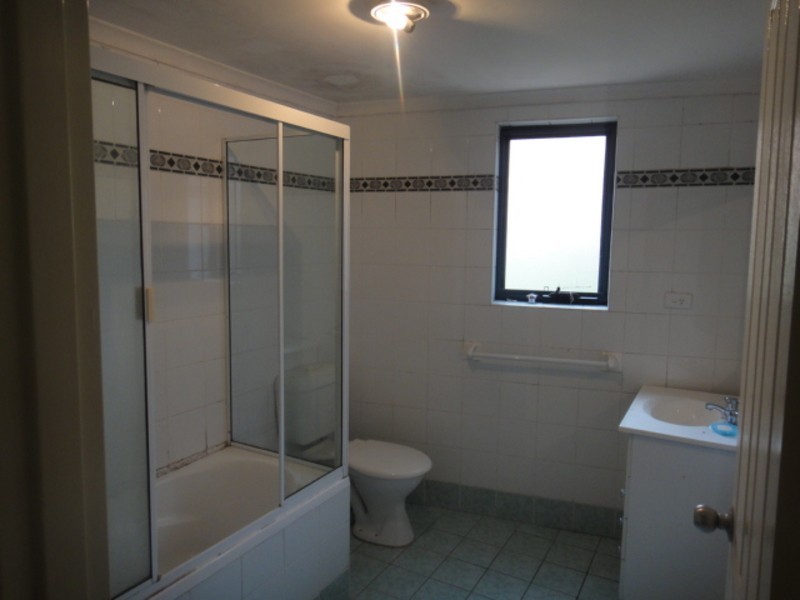 8/56 Ninth Ave, Campsie NSW 2194