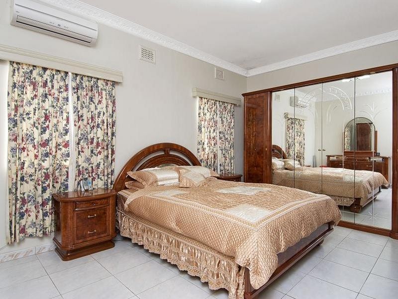 47 Myers St, Roselands NSW 2196