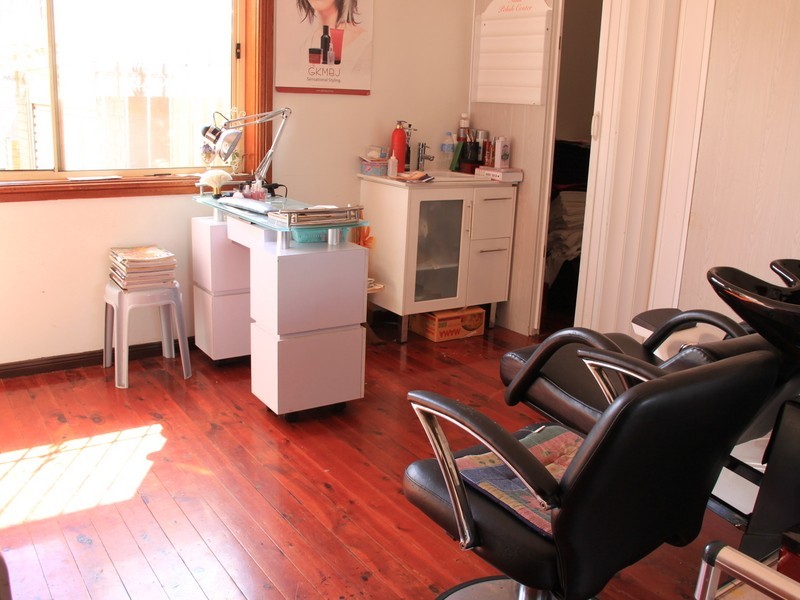 6a Evaline St, Campsie NSW 2194