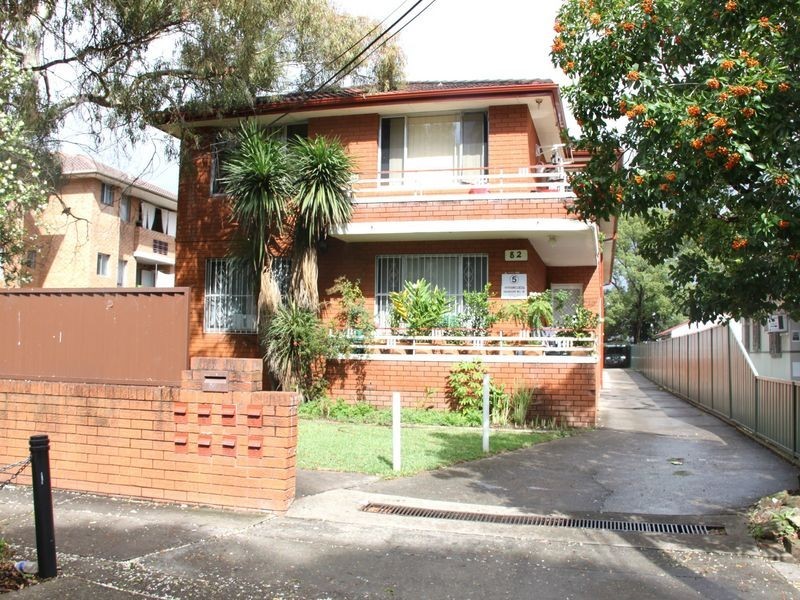 8/82 Wangee Rd, Lakemba NSW 2195