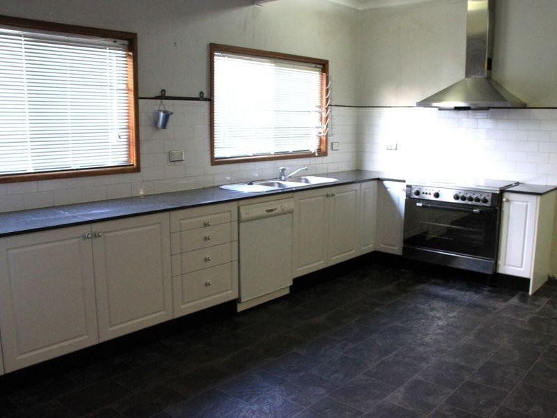 86 Hillcrest Ave, Greenacre NSW 2190