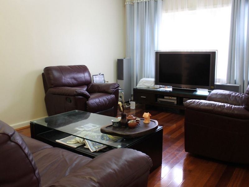 33 Paxton Ave, Belmore NSW 2192