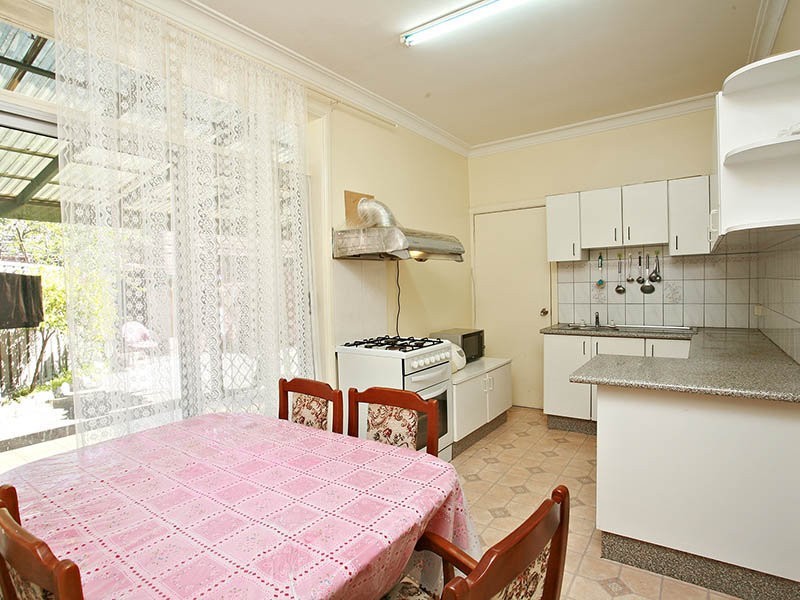 33 Paxton Ave, Belmore NSW 2192