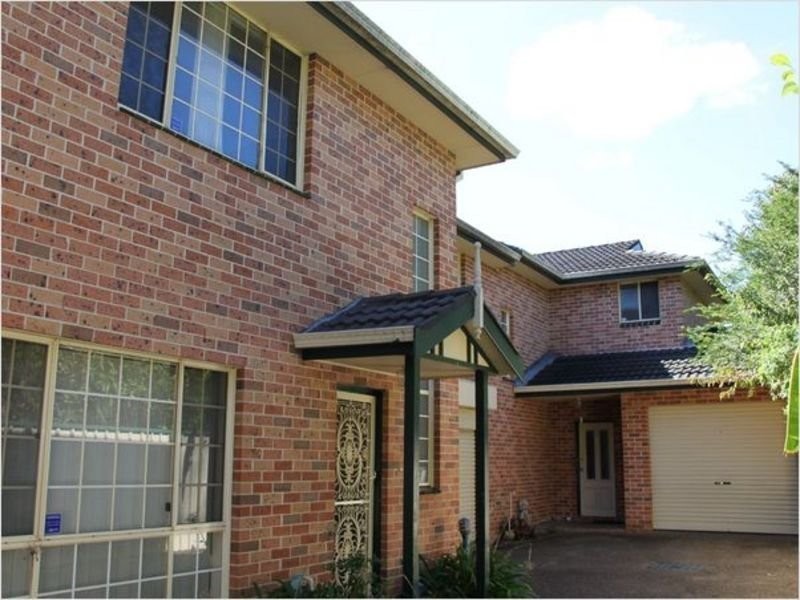 2/3 Third Ave, Campsie NSW 2194
