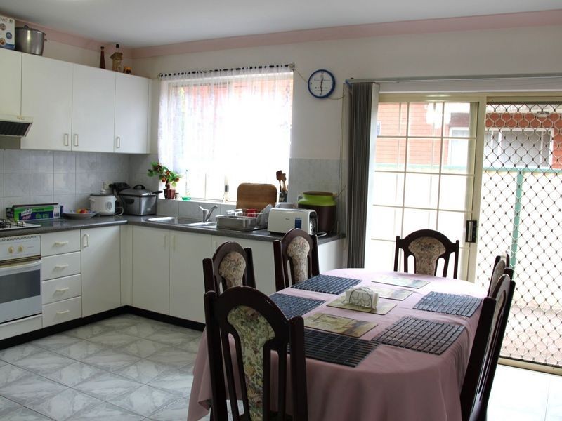 2/3 Third Ave, Campsie NSW 2194