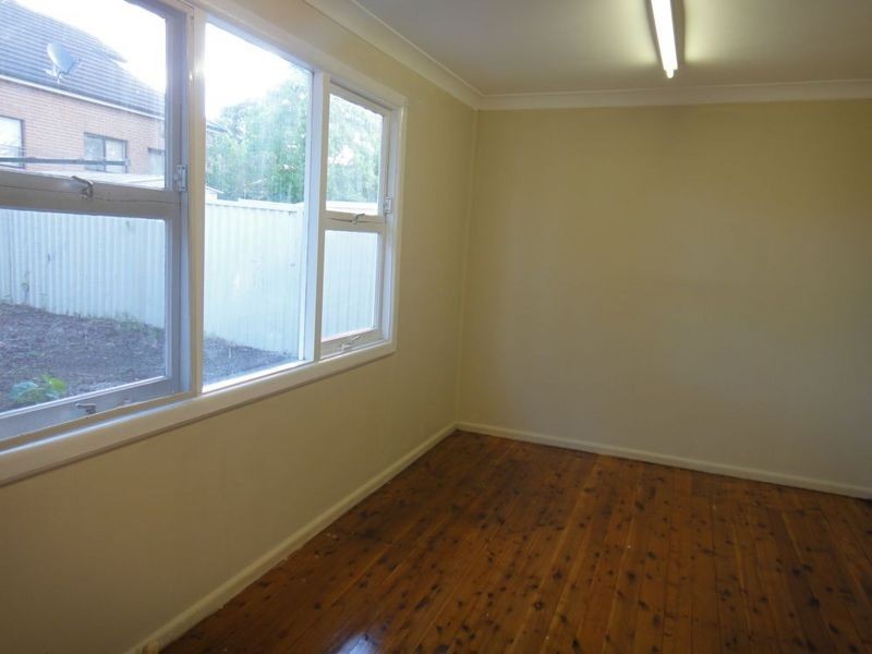 3 Marina Crs, Greenacre NSW 2190