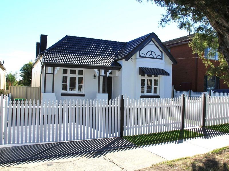 43 Fletcher St, Campsie NSW 2194