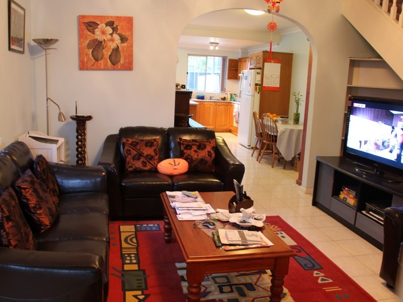 13 Gordon St, Campsie NSW 2194